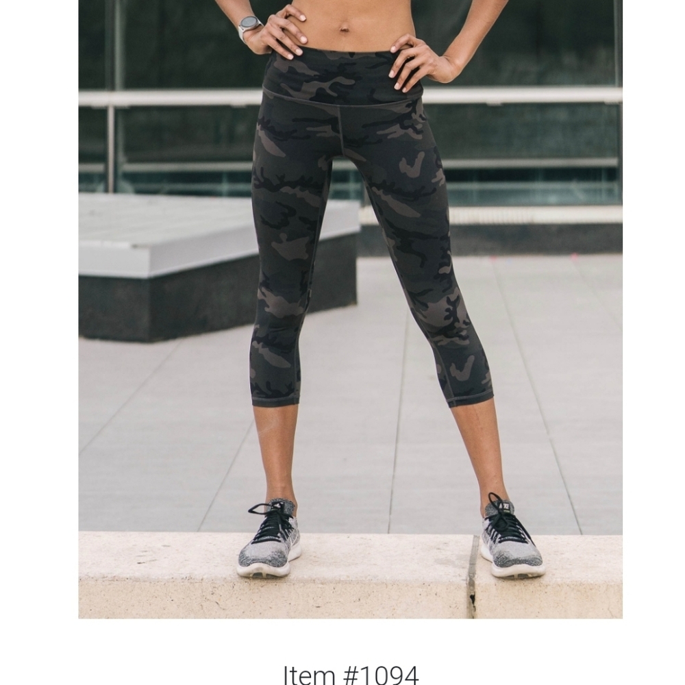 Bnw/Ot Zyia Forest Camo Luxe Capri Gem